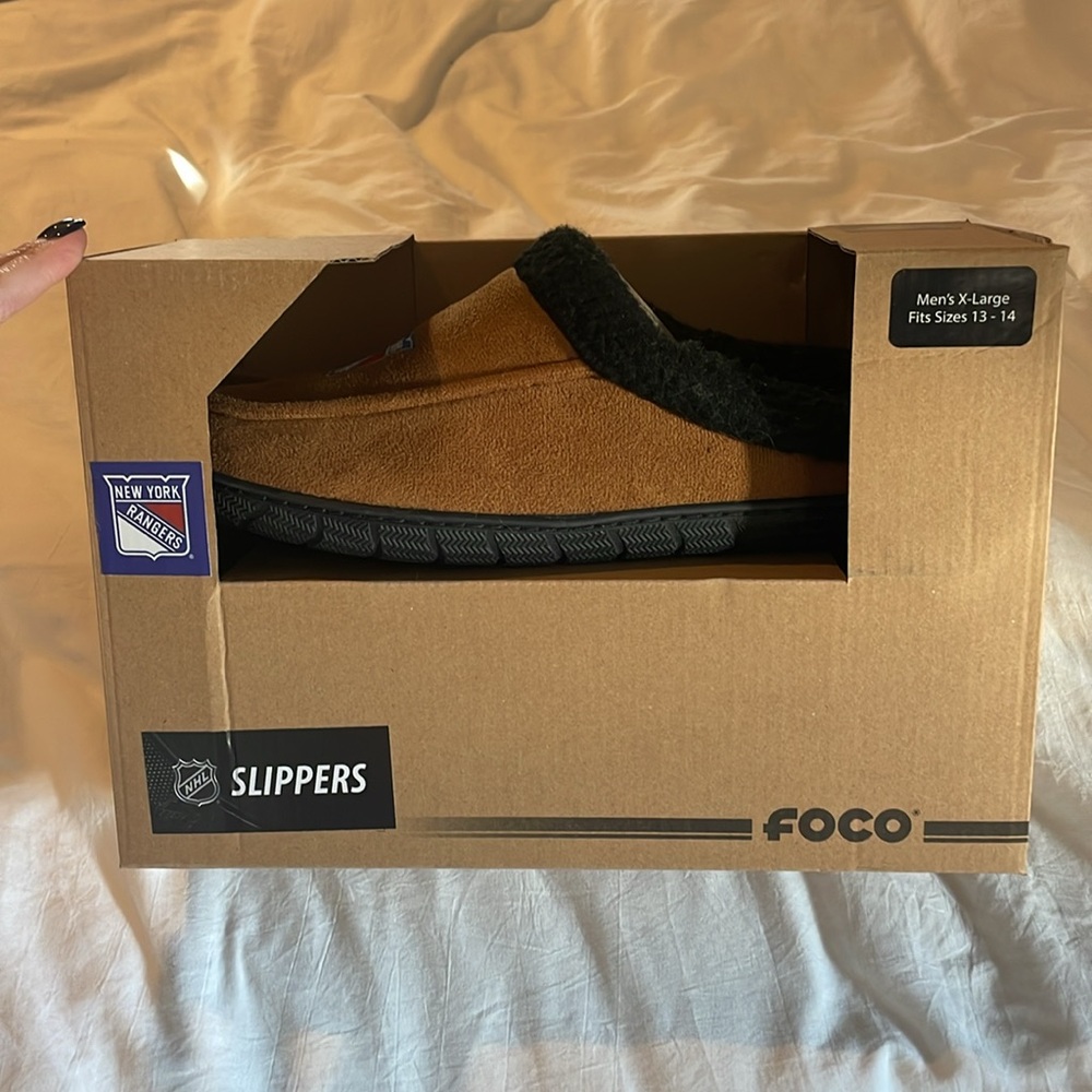 Never worn Ranger slippers - Picture 3 of 4